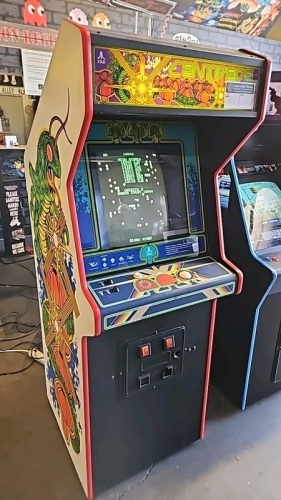 CENTIPEDE CLASSIC UPRIGHT ARCADE GAME ATARI