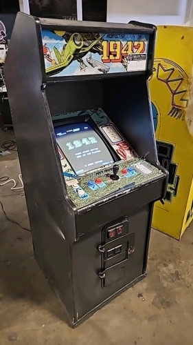 1942 UPRIGHT ARCADE GAME CAPCOM ROMSTAR