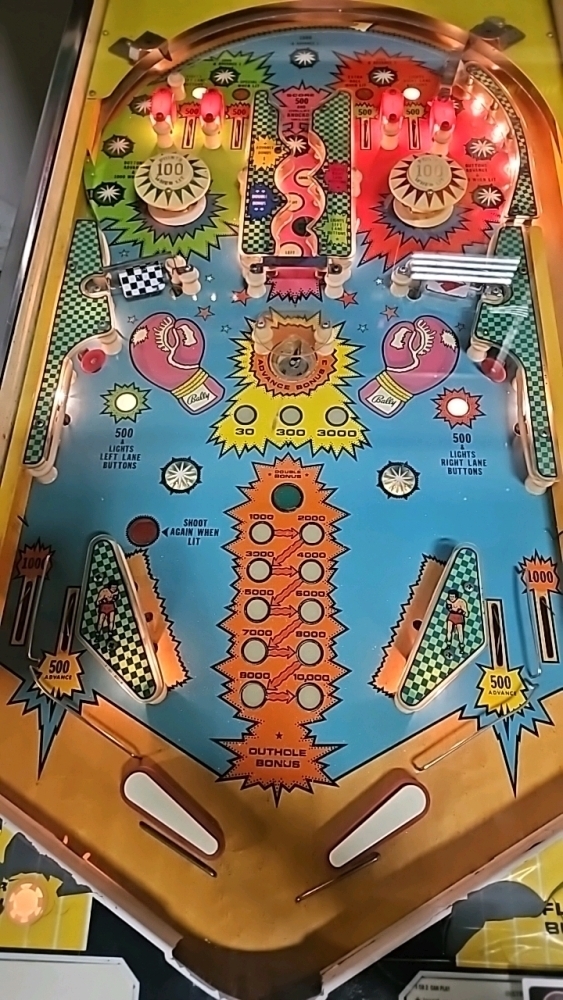 KNOCKOUT PINBALL MACHINE ELECTRO MECHANICAL BALLY 1975