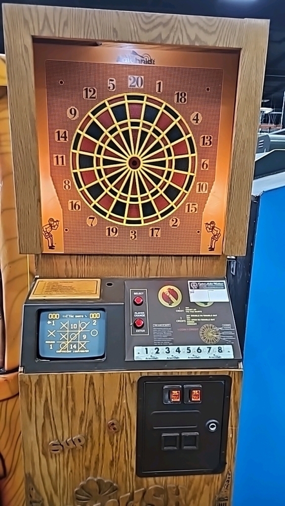 SUPER 6 ENGLISH MARK DARTS UPRIGHT WOOD CAB L@@K!!