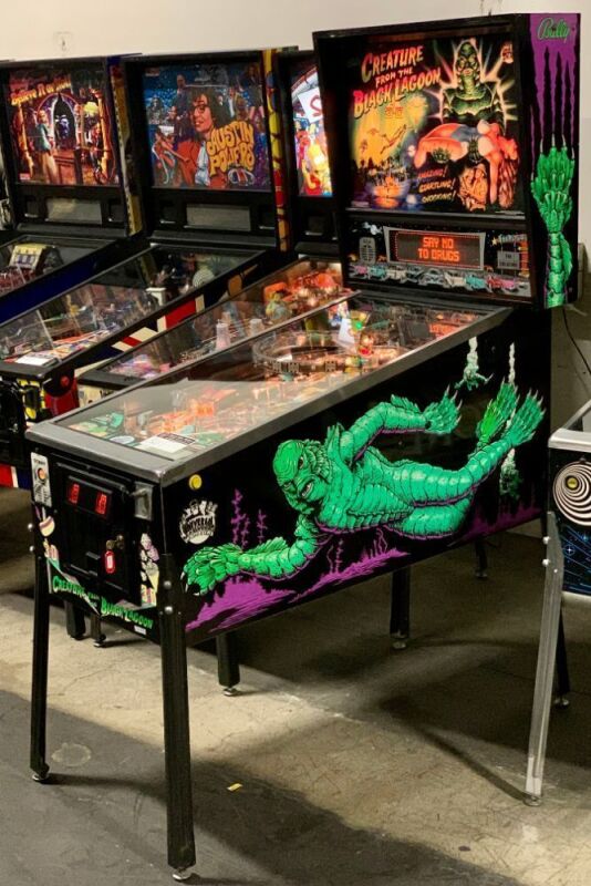 THE CREATURE FROM THE BLACK LAGOON PINBALL MACHINE BALLY 1992