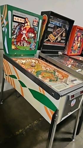 PLAYBALL WEDGE HEAD PINBALL MACHINE GOTTLIEB 1971