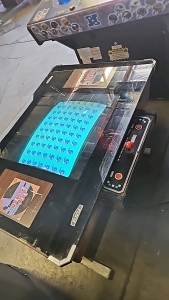 DO! RUN RUN COCKTAIL TABLE ARCADE GAME UNIVERSAL