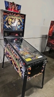 METALLICA PRO PINBALL MACHINE W/ TOPPER STERN INC