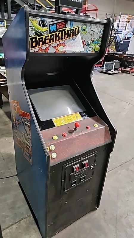 BREAKTHRU UPRIGHT ARCADE GAME DATA EAST