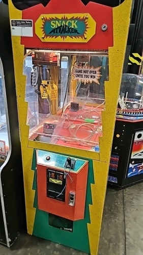 SNACK ATTACK CLAW CRANE MACHINE