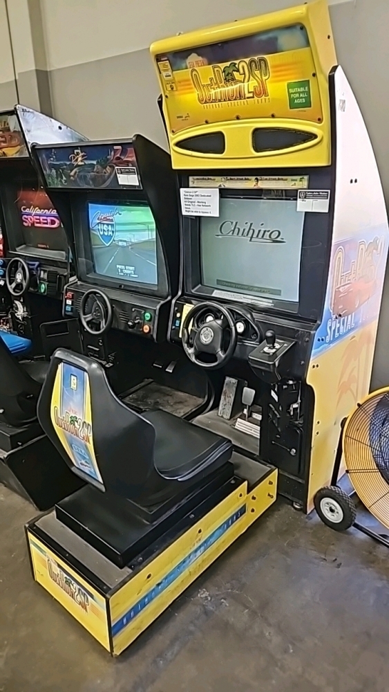 SEGA OUTRUN 2 SP SITDOWN RACING ARCADE GAME