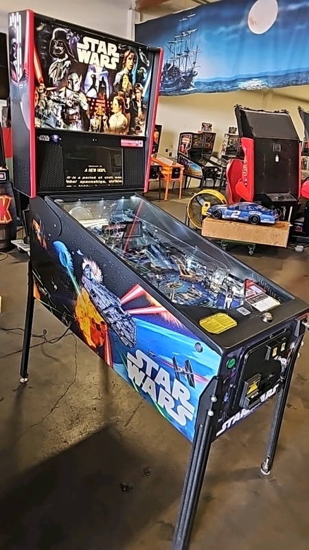 STAR WARS PRO MODEL PINBALL MACHINE STERN INC.