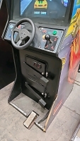 CRUISIN WORLD UPRIGHT DRIVER ARCADE GAME MIDWAY - 7