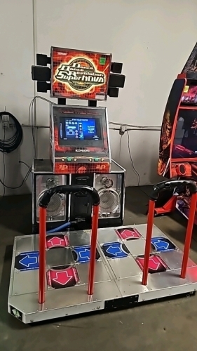 IN THE GROOVE 3 ROXOR DANCE DANCE ARCADE GAME