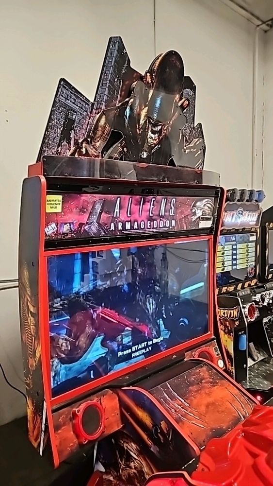 ALIENS ARMAGEDDON DELUXE 55 LCD SHOOTER ARCADE GAME RAW THRILLS