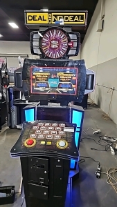 DEAL OR NO DEAL DELUXE ARCADE GAME W/ MEGA SPIN KIT
