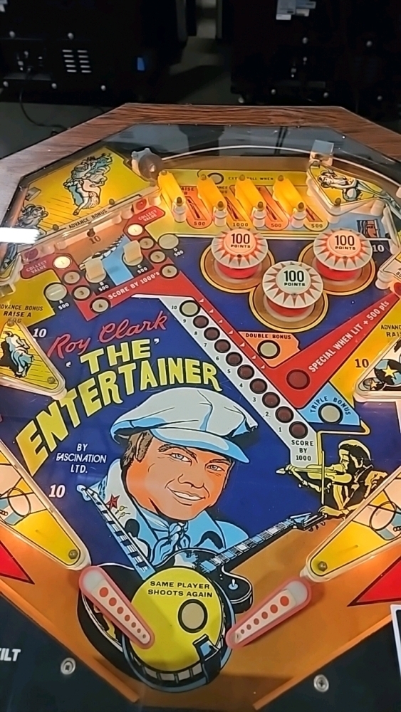 ROY CLARK THE ENTERTAINER COCKTAIL TABLE PINBALL MACHINE