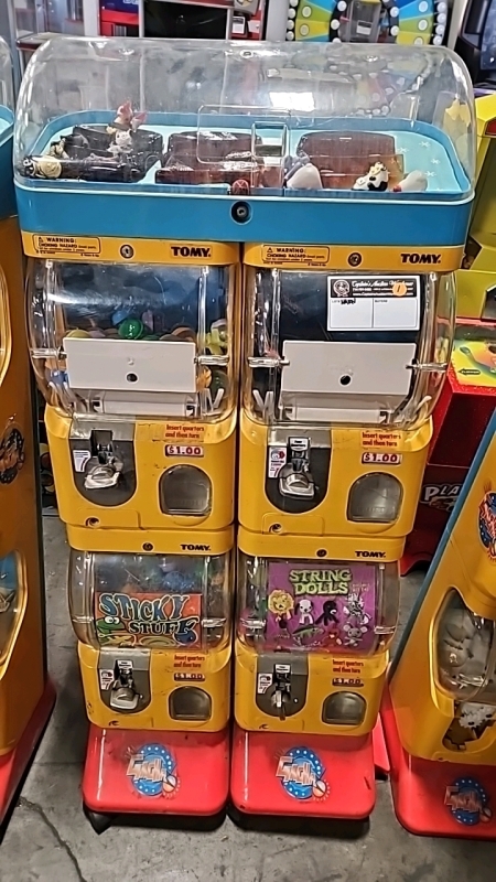 TOMY GACHA DUAL COLUMN 4 BIN CAPSULE MACHINE #1