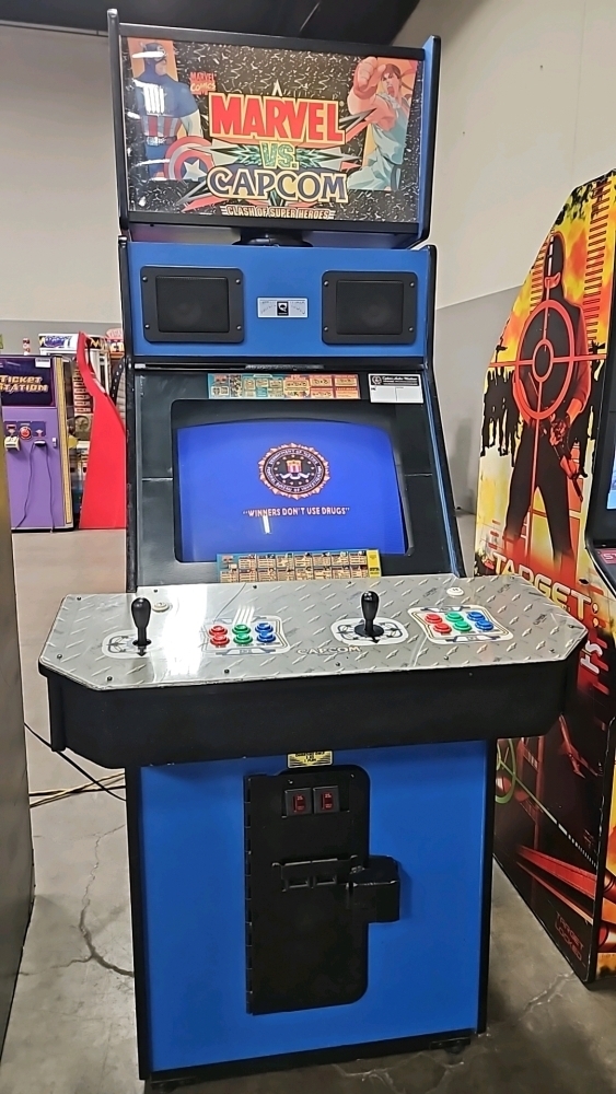 MARVEL VS. CAPCOM 25 UPRIGHT BIG BLUE Q-SOUND CAB ARCADE GAME CAPCOM