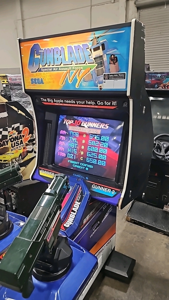 GUNBLADE NY UPRIGHT 25 MONITOR ARCADE GAME SEGA