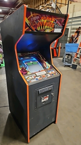 STERN ASTRO INVADER CLASSIC UPRIGHT 19 CRT ARCADE GAME
