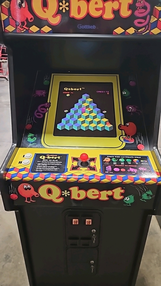 Q-BERT UPRIGHT ARCADE GAME GOTTLIEB STYLE CAB W/ LCD MONITOR