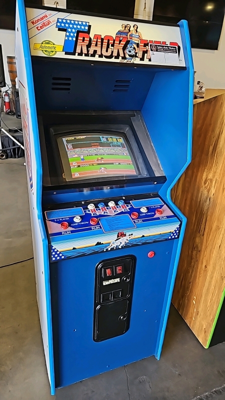 TRACK & FIELD KONAMI UPRIGHT ARCADE GAME