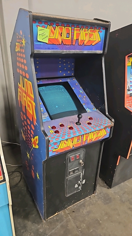 JUNO FIRST ARCADE GAME GOTTLIEB 1983