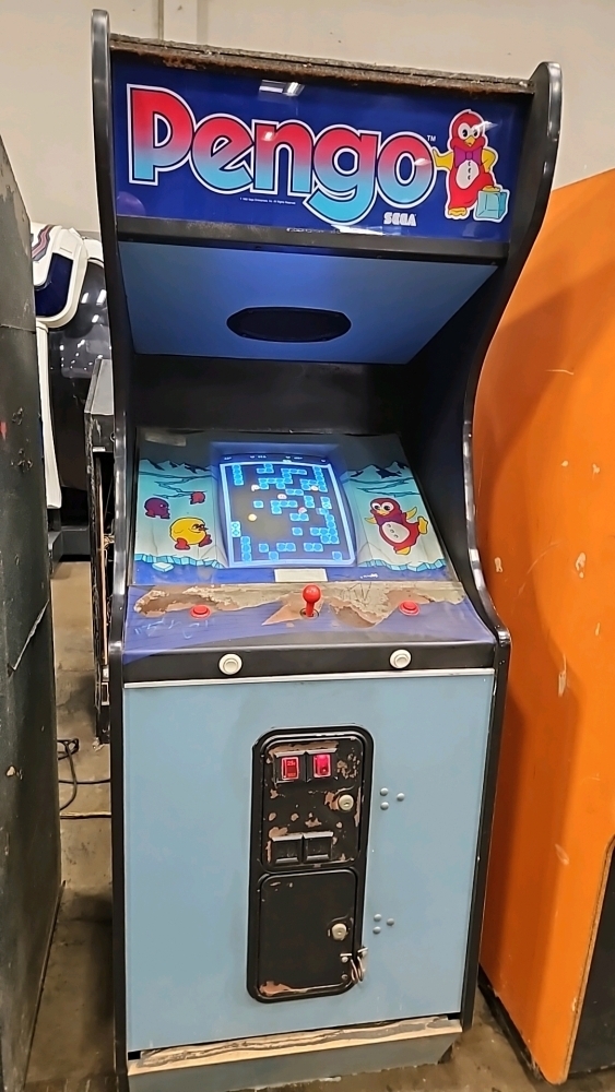 PENGO CLASSIC ARCADE GAME SEGA 1982