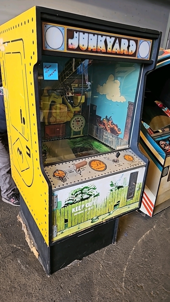 水槽 junkyard&workers JUNKYARD STEAM SHOVEL CLAW ARCADE GAME E.M. PROJECT