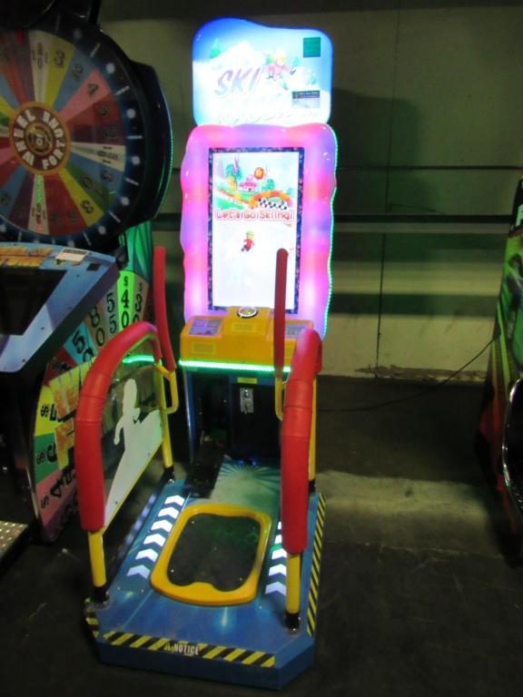 SKI RACER LCD UPRIGHT ARCADE GAME UNIS