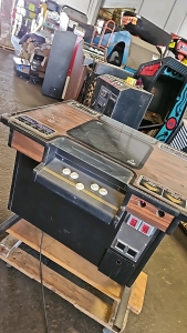 ASTEROIDS DELUXE COCKTAIL TABLE ARCADE GAME ATARI 1980