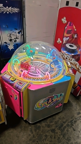 CYCLONE ICE 3 PLAYER TICKET REDEMPTION GAME BEP