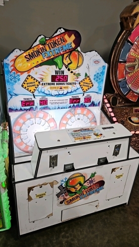 SMOKIN TOKEN EXTREME 2 PLAYER TICKET REDEMPTION GAME