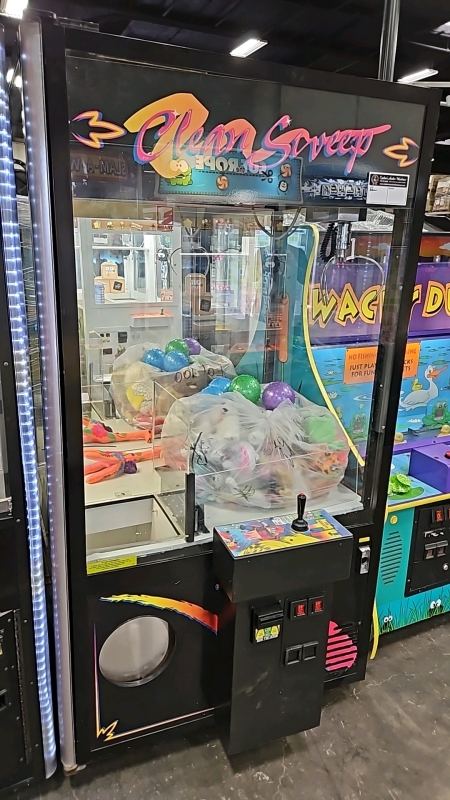 45" CLEAN SWEEP PLUSH CLAW CRANE MACHINE