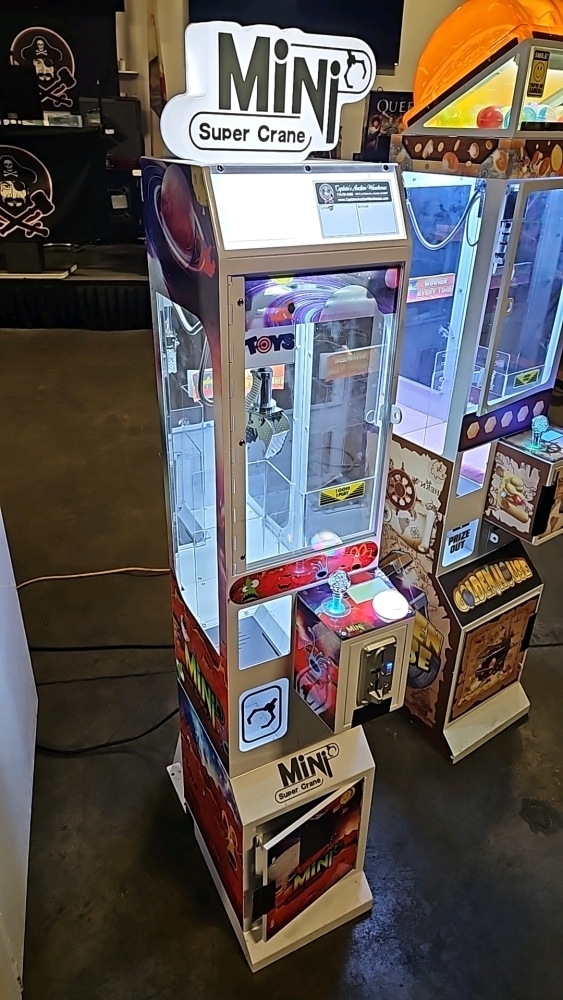 Red Crane Machine MINI MICRO RED ALIEN CLAW CRANE MACHINE