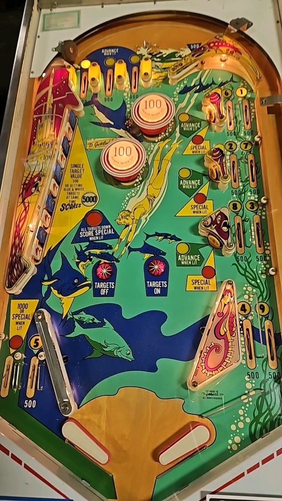 ATLANTIS WEDGE HEAD PINBALL MACHINE GOTTLIEB 1975