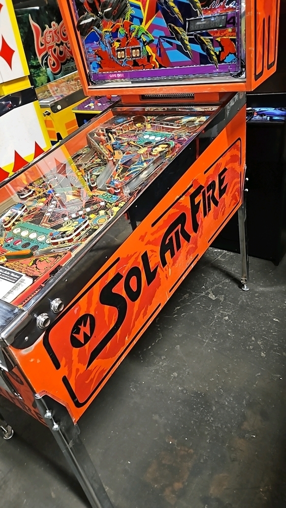 SOLAR FIRE CLASSIC PINBALL MACHINE WILLIAMS 1981