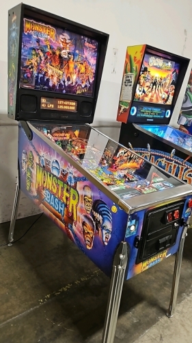 MONSTER BASH ORIGINAL WILLIAMS PINBALL MACHINE 1998