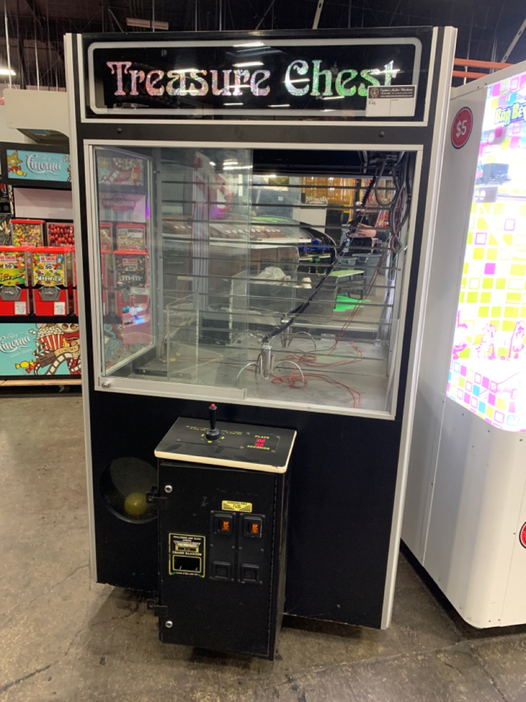 TREASURE CHEST PLUSH CLAW CRANE MACHINE