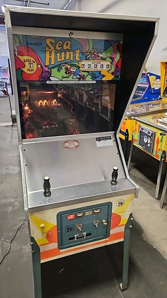 ALLIED'S SEA HUNT PINBALL MACHINE ALLIED LEISURE 1972