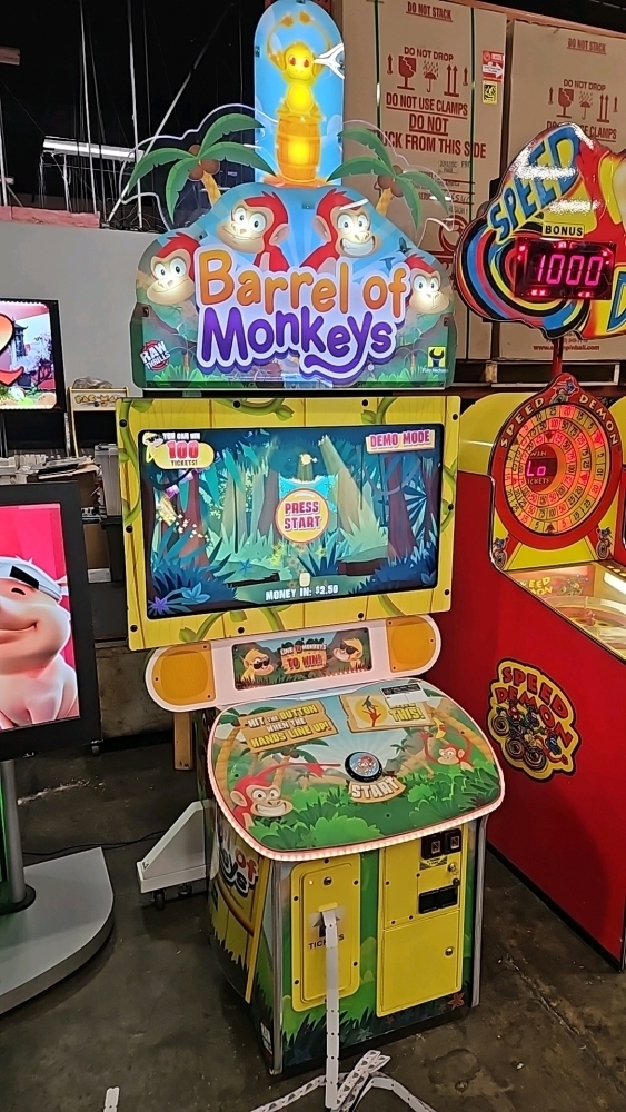 BARREL OF MONKEYS RAW THRILLS TICKET REDEMPTION GAME PLAY MECHANIX