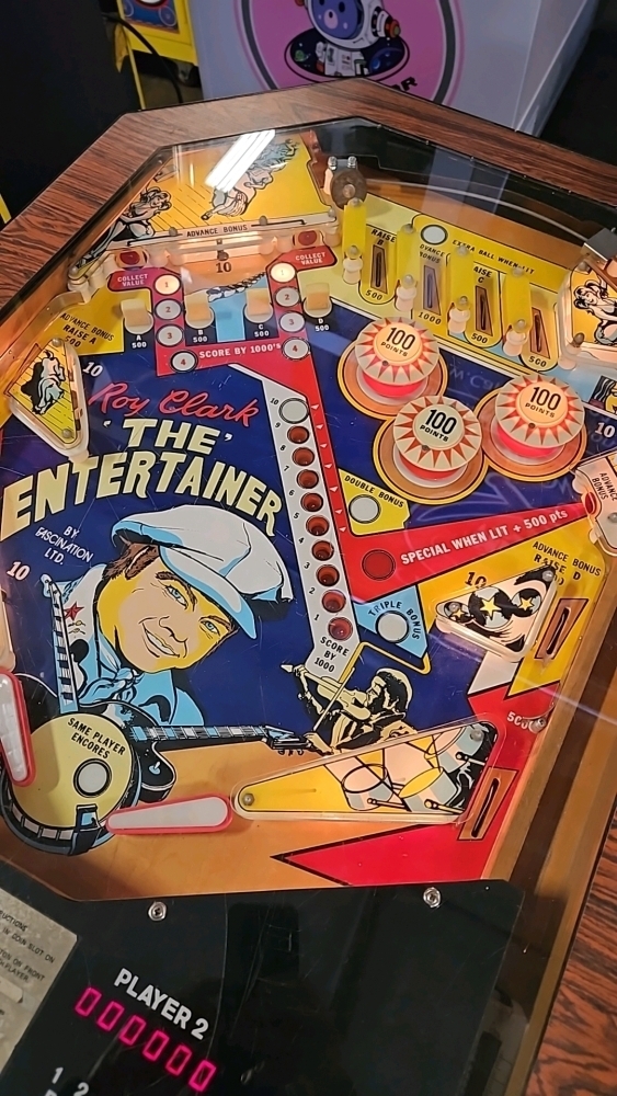 ROY CLARK THE ENTERTAINER COCKTAIL TABLE PINBALL MACHINE