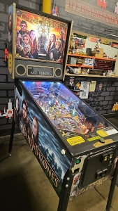 GAME OF THRONES PRO MODEL PINBALL MACHINE STERN INC