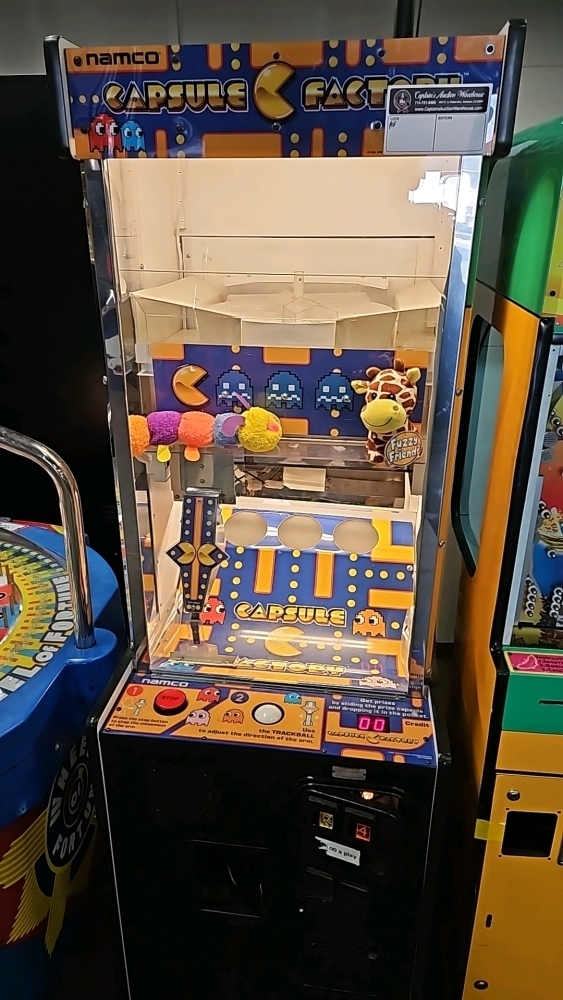 CAPSULE FACTORY 4 CAPSULE PRIZE VENDING GAME NAMCO