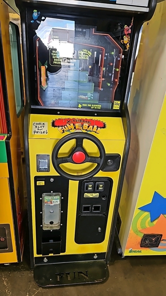 X-TREME FUN-E-BALL UPRIGHT PRIZE NOVELTY ARCADE GAME