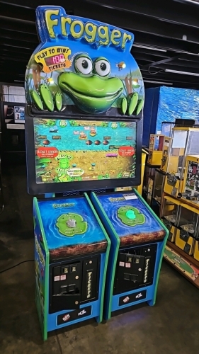 FROGGER DELUXE 42" LCD UPRIGHT TICKET REDEMPTION GAME ICE