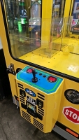 PLUSH BUS YELLOW PLUSH CLAW CRANE MACHINE ICE - 4