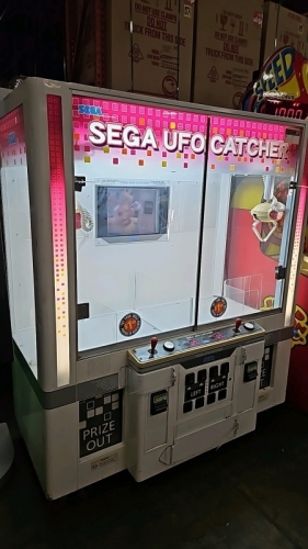 60" UFO CATCHER PRIZE CRANE MERCHANDISER SEGA W/ DBA'S