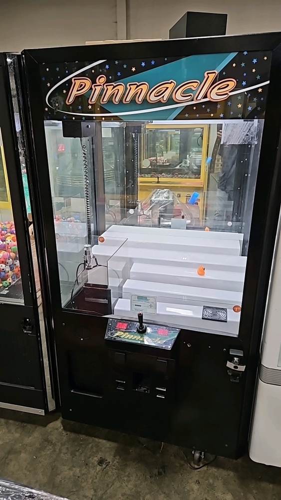 40 ICE PINNACLE PLUSH CLAW CRANE MACHINE