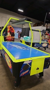 AIR HOCKEY DYNAMO HOT FLASH W/ OVER HEAD SCORING #1