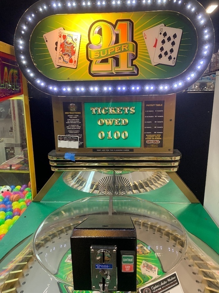 SUPER 21 TICKET REDEMPTION GAME SKEEBALL INC.