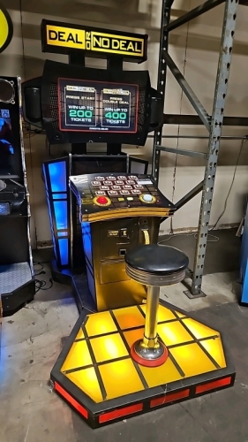 DEAL OR NO DEAL DELUXE W/ SEAT ARCADE GAME ICE