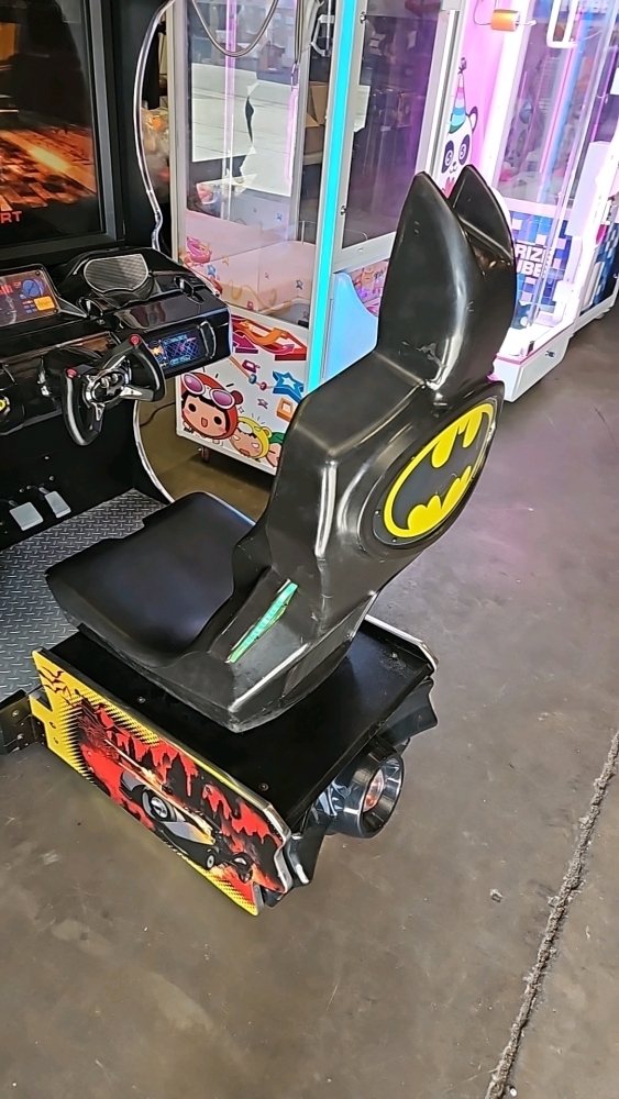 BATMAN THE DARK KNIGHT RACING ARCADE GAME RAW THRILLS